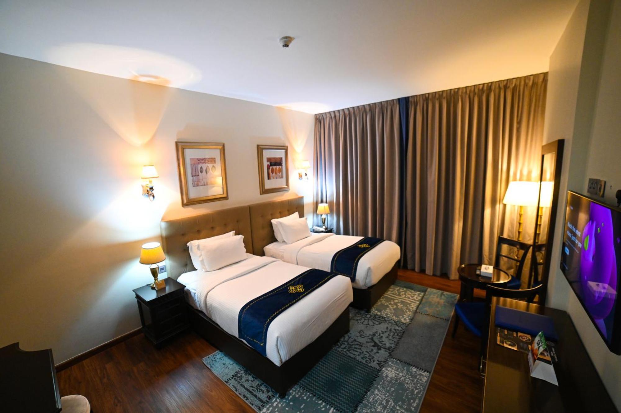 Seven Seas Hotel Dubai Exterior foto